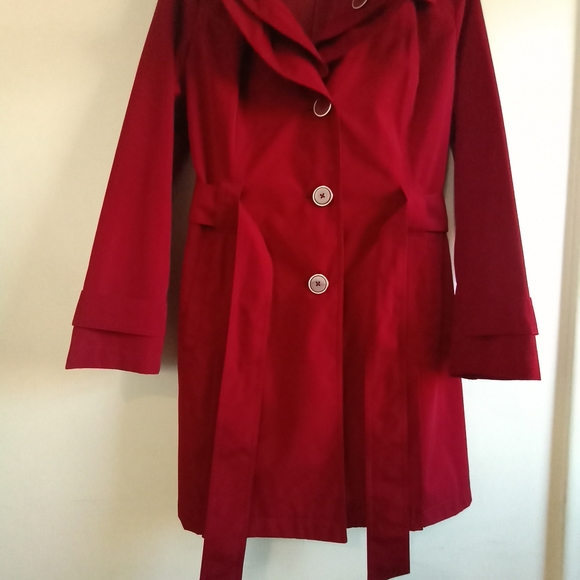 AVANTI Red Trench Coat (Lg) - Picture 7 of 7